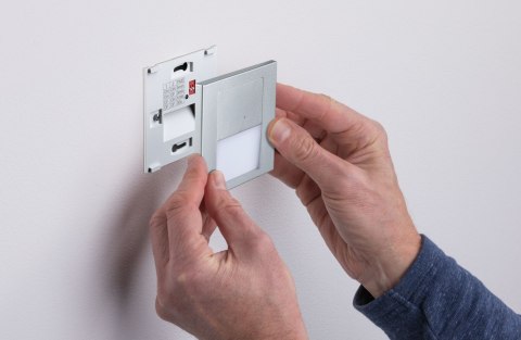 Oprawa przyschodowa TSARO LED czujnik ruchu i zmierzchu kwadrat 1x1,W 80lm 2700K IP20 230V chrom matowy / tworzywo sztuczne