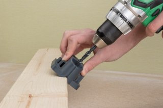 Przenośna przystawka wspomagająca wiercenie wiertłami cylindrycznymi i FORSTNER Wolfcraft