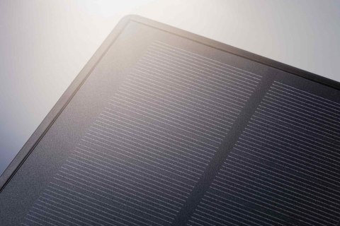 Taśma zewnętrzna LED solar 5m 3,2W DIM RGB 22lm/m czujnik zmierzchu pilot 5V IP44 czarny / tworzywo sztuczne