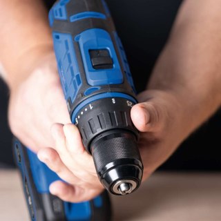Wiertarko-wkrętarka w walizce bateria 2 Ah ładowarka 2,4 A akcesoria C-DTB74/1-X 20 V IXES Scheppach