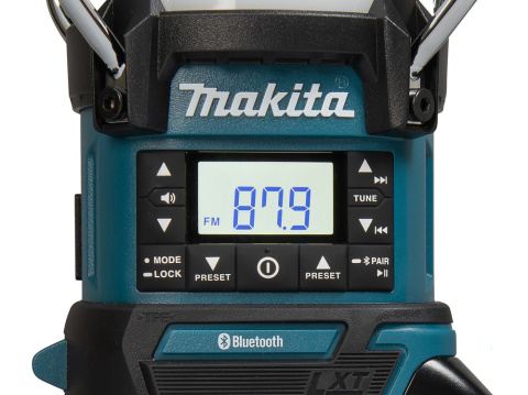 Akum. radio z lampą i latarką Makita LXT DMR057