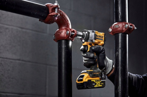 Klucz udarowy DeWalt DCF922P2T 18V 2x5Ah 406Nm 1/2 cala