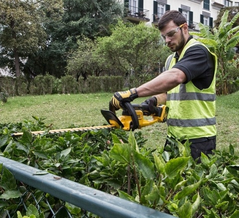 NOŻYCE DO ŻYWOPŁOTU DEWALT 18V DCM563P1 55cm akumulator 1x5,0Ah NOŻYCE DO ŻYWOPŁOTU DEWALT 18V DCM563P1 55cm akumulator 1x5,0Ah