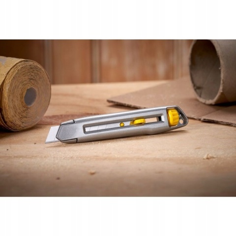 Nóż Interlock STANLEY metalowy, ostrze łamane 18mm