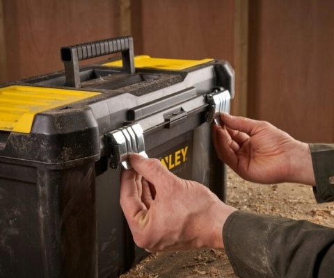 SKRZYNKA NA NARZĘDZIA ESSENTIAL Stanley 19 ZATRZASKI METAL