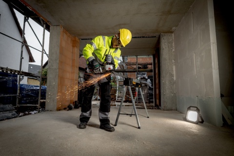 Szlifierka akumulatorowa METABO WVB 18 LT BL 11-125 Q 18V 2x5.5Ah i ładowarka