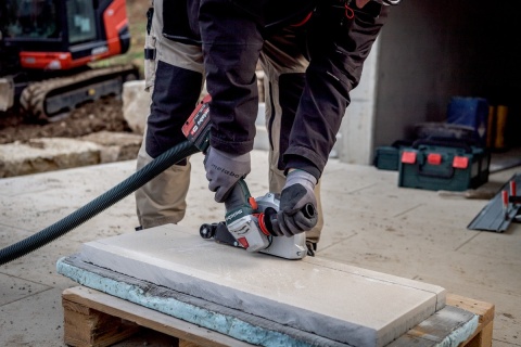 Szlifierka akumulatorowa METABO WVB 18 LT BL 11-125 Q 18V 2x5.5Ah i ładowarka