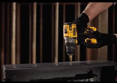 Wiertarko-wkrętarka XR 12V 2x2,0Ah DeWALT DCD701D2