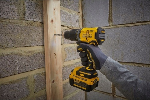 Wiertarko wkrętarka udarowa STANLEY 18V 60Nm SFMCD715 body kufer