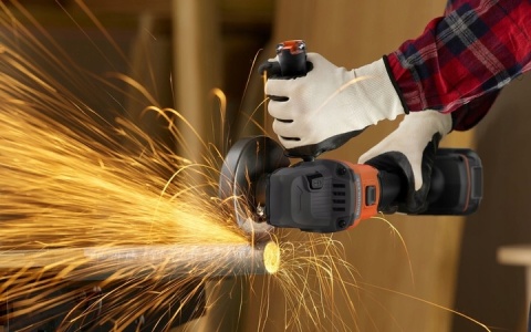 Akumulatorowa szlifierka kątowa 115mm 18V, Black Decker 2x2,0Ah