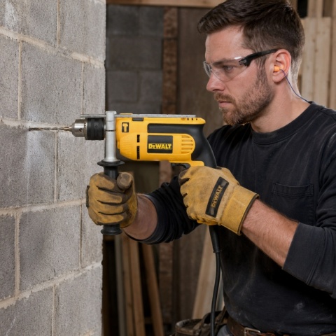 DeWALT DWD024 WIERTARKA UDAROWA 701W 13mm