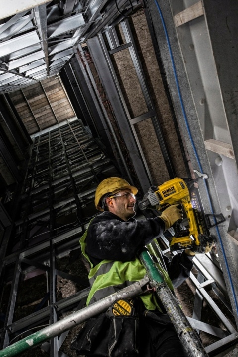 DeWalt gwoździarka akumulatorowa do betonu 18V 13-57mm 2x5,0Ah