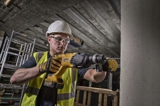 MŁOTOWIERTARKA DEWALT Z OPCJĄ KUCIA 18V 2,6J XR LI-ION BEZSZCZOTKOWA DCH133 BODY