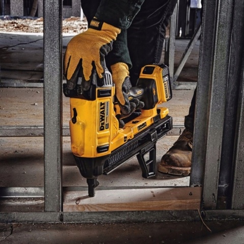 DeWalt gwoździarka akumulatorowa do betonu 18V 13-57mm Body walizka