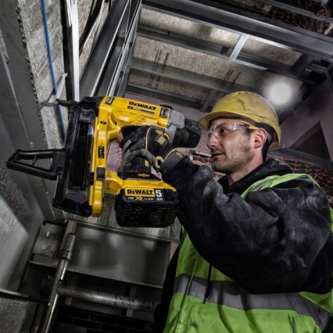 DeWalt gwoździarka akumulatorowa do betonu 18V 13-57mm Body walizka