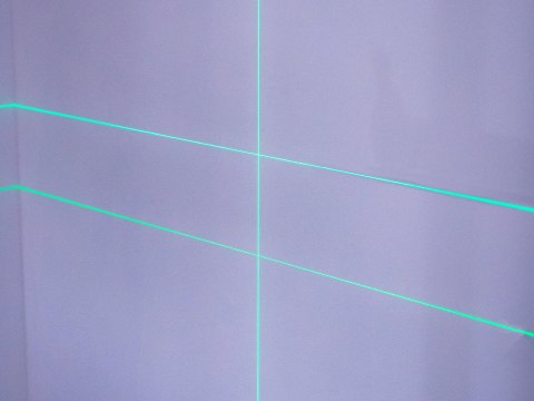 Laser krzyżowy 360° 4D 2xAKU walizka akcesoria (4) Geko