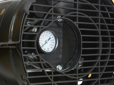 Nagrzewnica olejowa z odprowadzaczem spalin 25KW (1) Geko