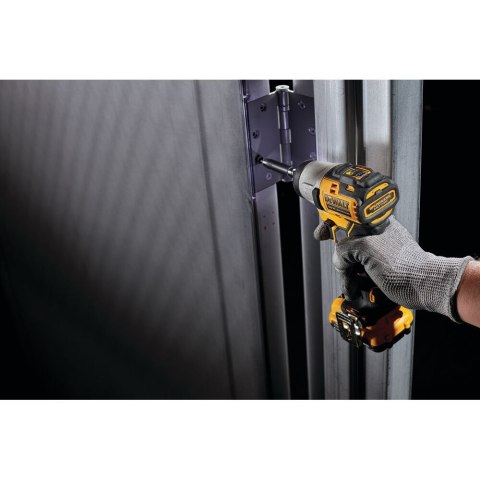 12V XR ZAKRĘTARKA UDAROWA 2 X 2AH DEWALT DCF801D2-QW