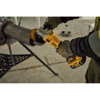18V XR 125 MM BEZSZCZOTKOWA SZLIFIERKA KĄTOWA 2 X 4AH DEWALT DCG407M2T-QW