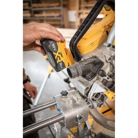 18V XR 305 MM PILARKA UKOSOWA - NARZĘDZIE BEZ AKUMULATORA I ŁADOWARKI DEWALT DCS782N-XJ
