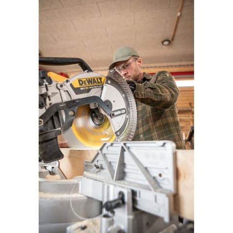 18V XR 305 MM PILARKA UKOSOWA - NARZĘDZIE BEZ AKUMULATORA I ŁADOWARKI DEWALT DCS782N-XJ