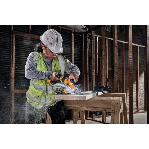 18V XR FLEXVOLT ADVANTAGE PILARKA TARCZOWA 190MM 15X 5AH DEWALT DCS573H2T-QW