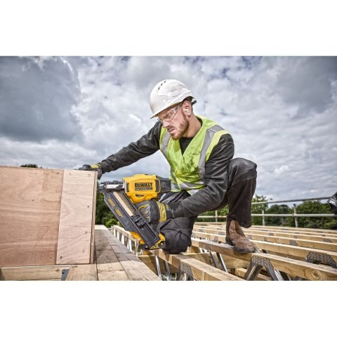 18V XR GWOŹDZ. 33ST. 64-90MM SEKWENCYJNA DEWALT DCN950N-XJ