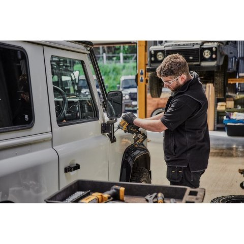 18V XR KOMPAKTOWA ZAKRĘTARKA UDAROWA DEWALT DCF850NT-XJ