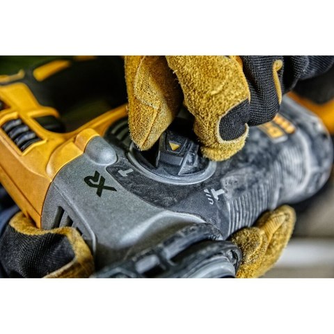 18V XR MŁOTOWIERTARKA SDS-PLUS 24MM Z QCC DEWALT DCH274N-XJ