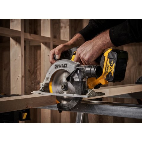 18V XR PILARKA TARCZOWA 165MM 2 X 5AH DEWALT DCS565P2-QW