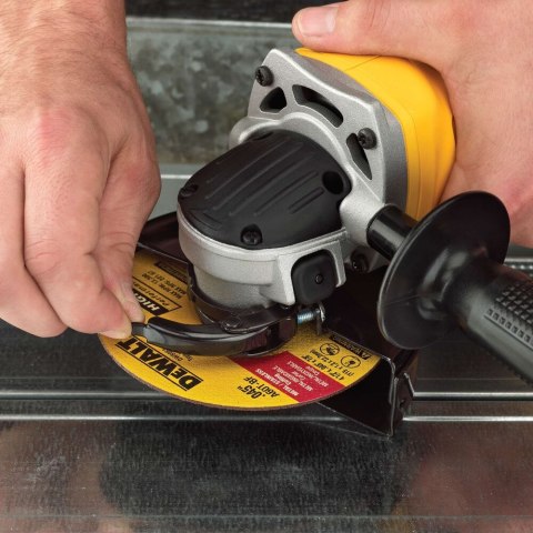 18V XR SZLIFIERKA KĄTOWA 125MM 2 X 4AH DEWALT DCG412M2-QW