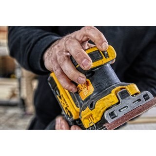 18V XR SZLIFIERKA OSCYLACYJNA 1/4 NA ARKUSZE DEWALT DCW200NT-XJ