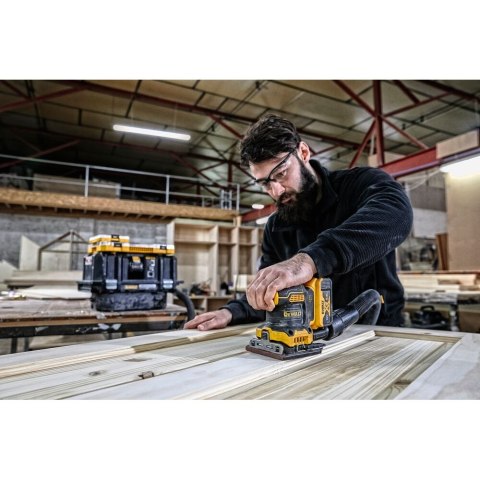 18V XR SZLIFIERKA OSCYLACYJNA 1/4 NA ARKUSZE DEWALT DCW200P2-QW