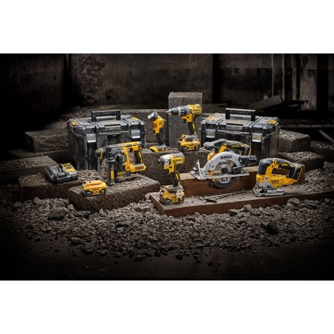 18V XR ZESTAW 6 NARZĘDZI - 3 X 5 AH DEWALT DCK690P3T-QW
