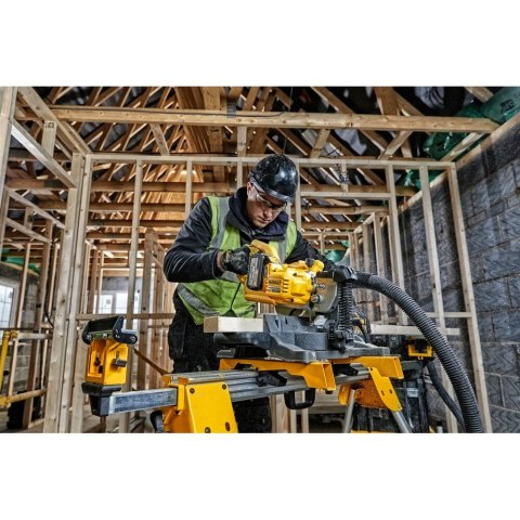 54V XR FLEXVOLT PILARKA UKOSOWA 216MM 2 X 6AH DEWALT DCS777T2-QW