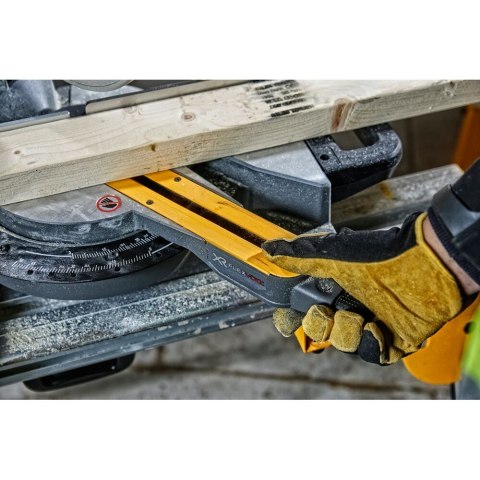 54V XR FLEXVOLT PILARKA UKOSOWA 216MM 2 X 6AH DEWALT DCS777T2-QW