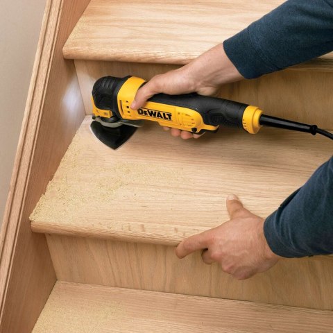Arkusze ścierne typu Delta - 93 x 93 mm perforowane 180G DEWALT DT3094-QZ
