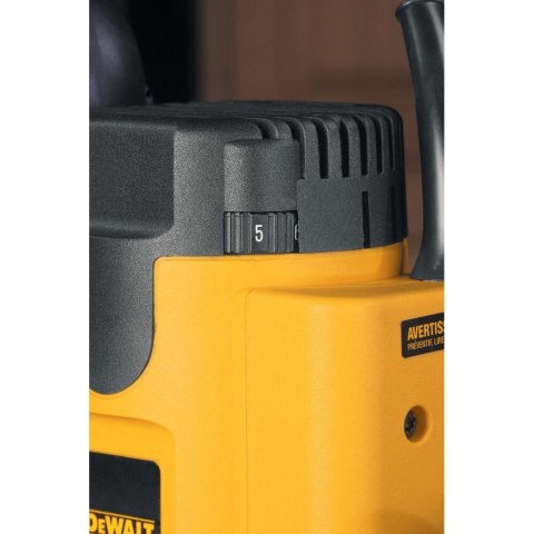 FREZARKA 8 MM, 1100 W, PRĘDKOŚĆ ZMIENNA DEWALT DW621-QS