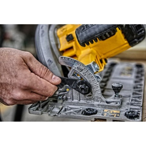 PILARKA TARCZOWA 190 MM DO STOSOWANIA Z SZYNAMI PROWADZĄCYMI DEWALT DWE576K-QS