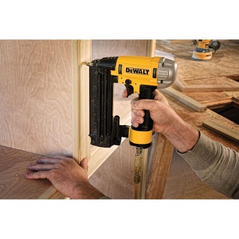 PNEM. GWOŹDZIARKA 18GA 15-50MM DEWALT DPN1850PP-XJ