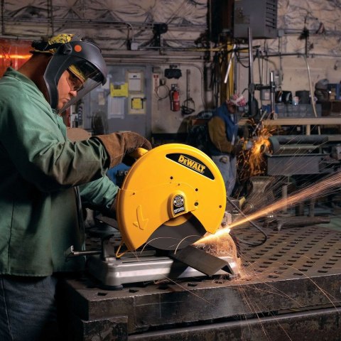 PRZECINARKA TARCZOWA DO METALU 355 MM, 2200 W Z ŁAGODNYM ROZRUCHEM DEWALT D28715-QS