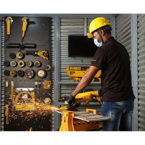 SZLIFIERKA KĄTOWA 230MM 2600W DEWALT DWE496-QS