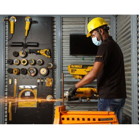 SZLIFIERKA KĄTOWA 230MM 2600W DEWALT DWE496-QS