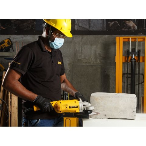 SZLIFIERKA KĄTOWA 230MM 2600W DEWALT DWE496-QS