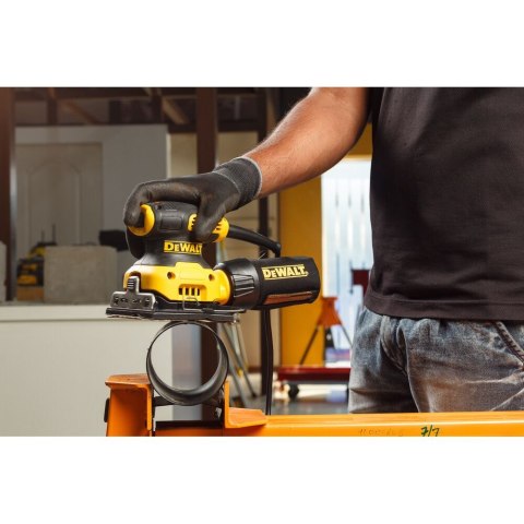 SZLIFIERKA OSCYLACYJNA 1/4" 230W DEWALT DWE6411-QS