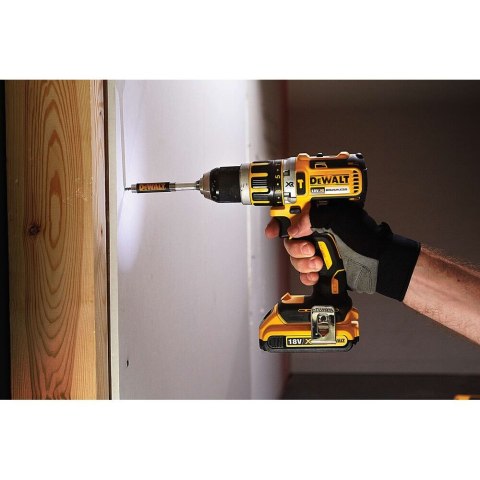 UCHWYT MAGNETYCZNY Z TULEJĄ PROWADZĄCĄ, ŚR. 9,5 MM DEWALT DT7701-QZ