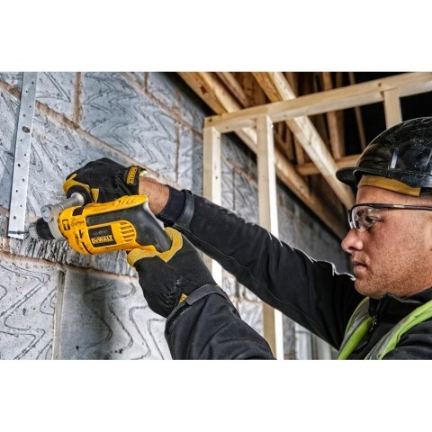 WIERTARKA UDAROWA 13MM DEWALT DWD024K-QS