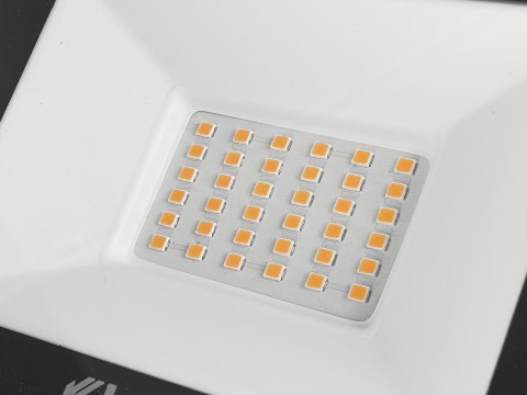 Naświetlacz LED 30W - barwa biała ciepła 2700K