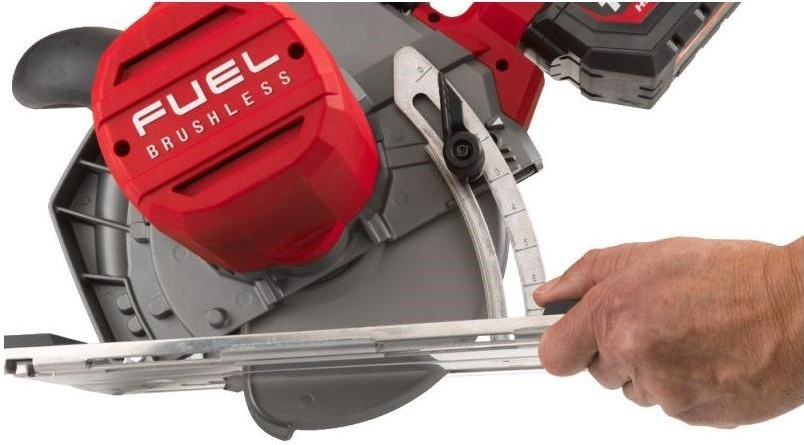 Milwaukee M18 FMCS66-121C Pilarka tarczowa do cięcia metalu 66 mm Milwaukee M18 FMCS66-121C Pilarka tarczowa do cięcia metalu 66 mm
