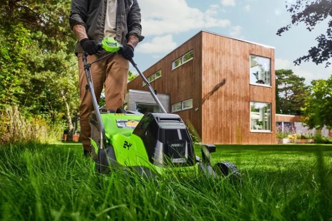 24V kosiarka 33 cm Greenworks MO24L411-01 zestaw ładowarka aku 4 Ah
